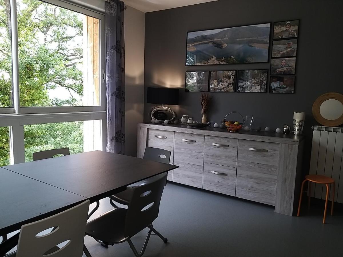 Le Grand Val Bed & Breakfast Lavastrie ภายนอก รูปภาพ