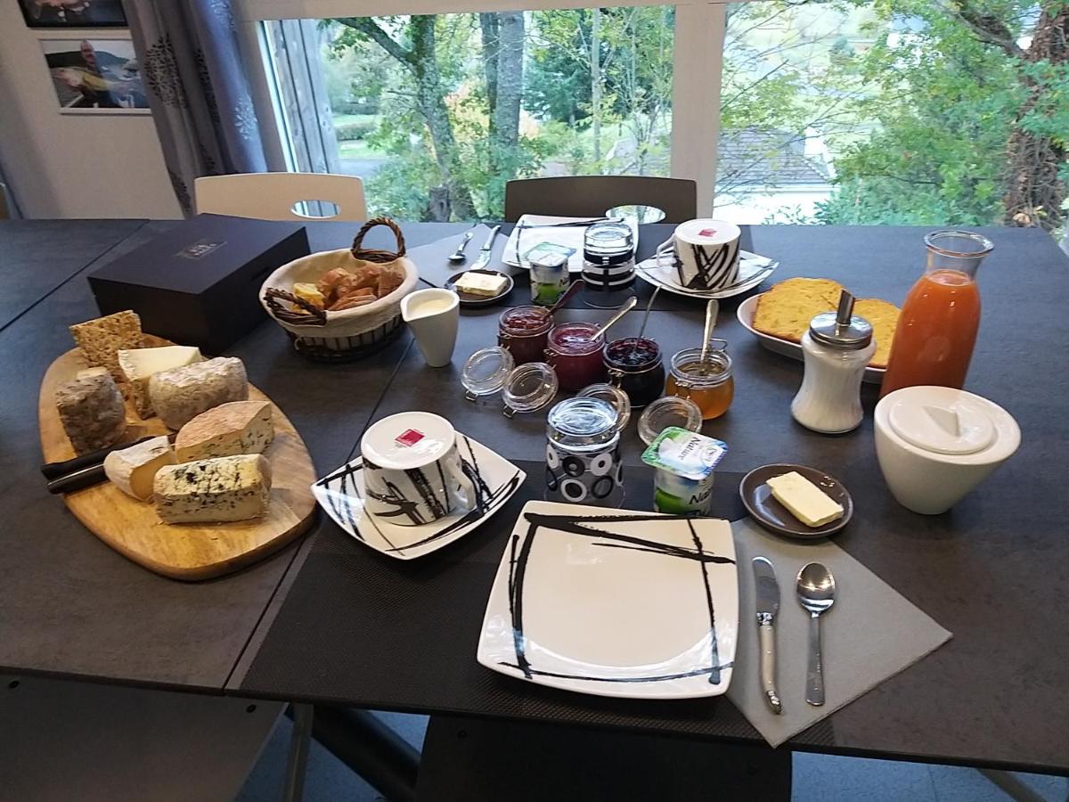 Le Grand Val Bed & Breakfast Lavastrie ภายนอก รูปภาพ
