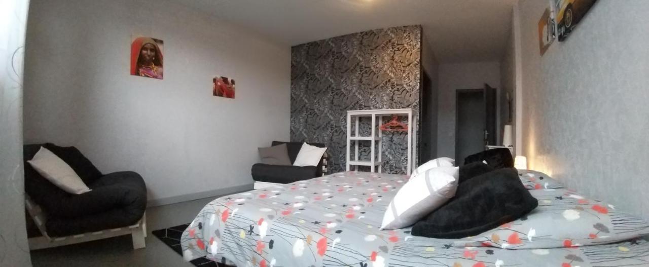 Le Grand Val Bed & Breakfast Lavastrie ภายนอก รูปภาพ